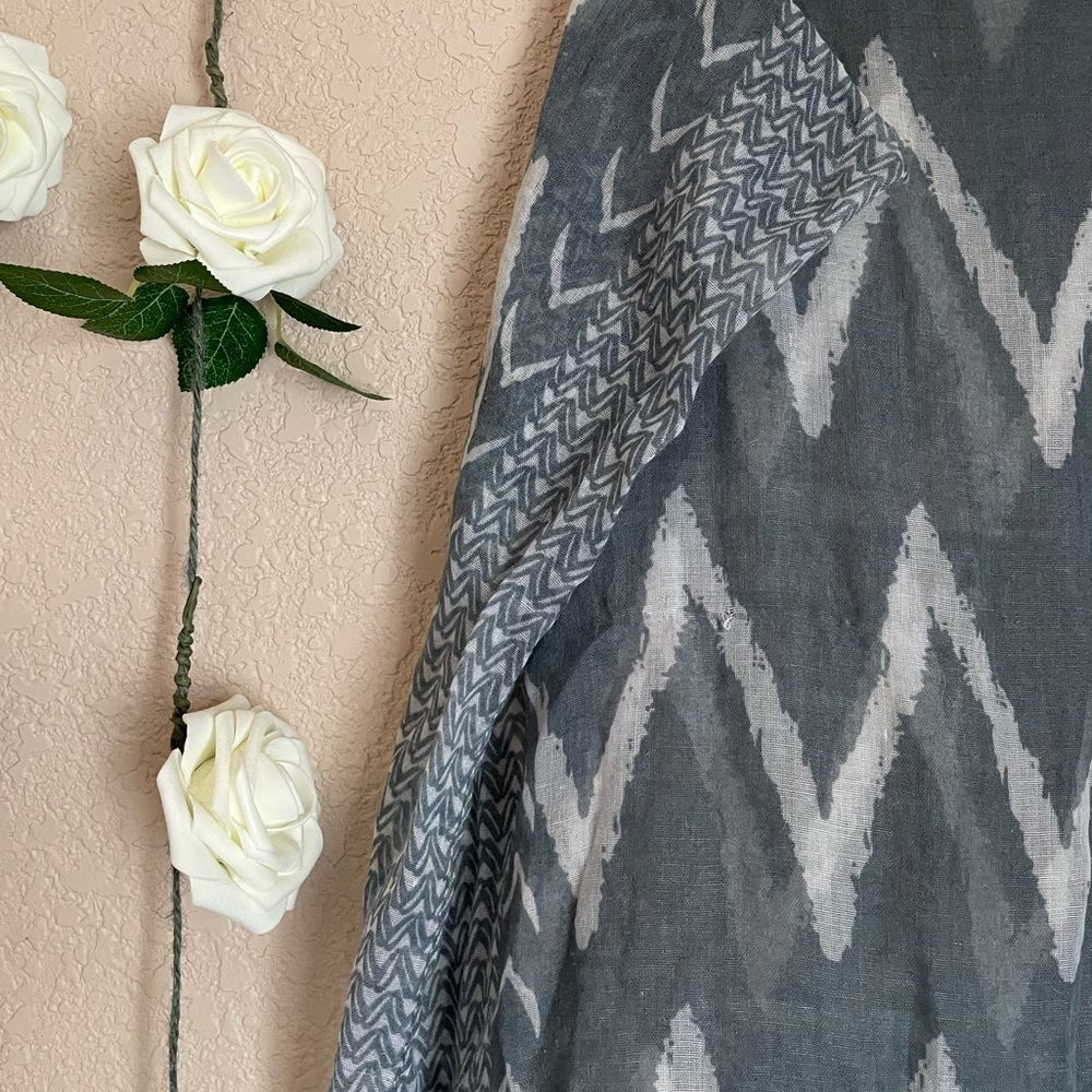 𝅺grey Patterned Infinity Scarf - Picture 4 of 4